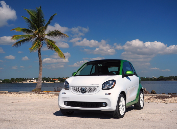 Электрический ситикар Smart ForTwo ED - практически идеальный автомобиль для города.