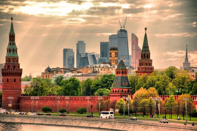 Мода и стереотипы: почему часть россиян видит кругом Россию прошлого Мода и стереотипы: почему часть россиян видит кругом Россию прошлого россия