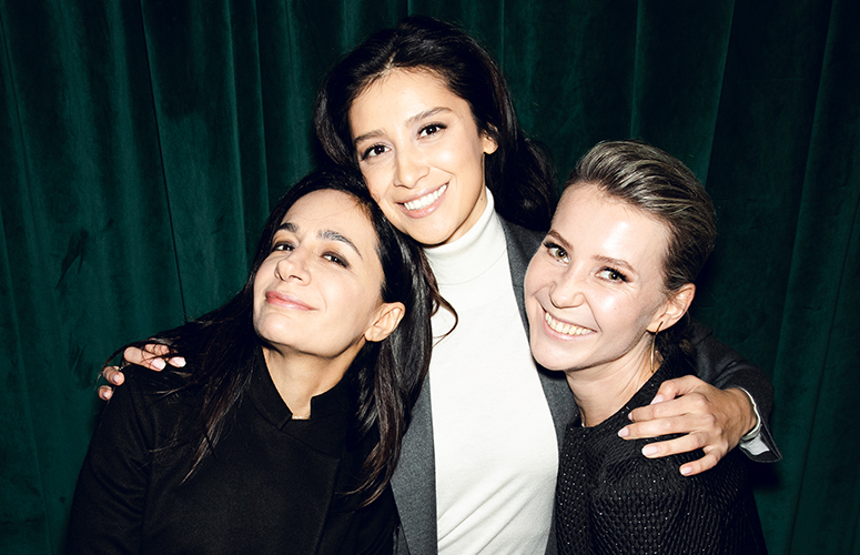 Оксана Акиньшина, Наталья Ионова и другие на премьере фильма Оксана Акиньшина, Наталья Ионова и другие на премьере фильма