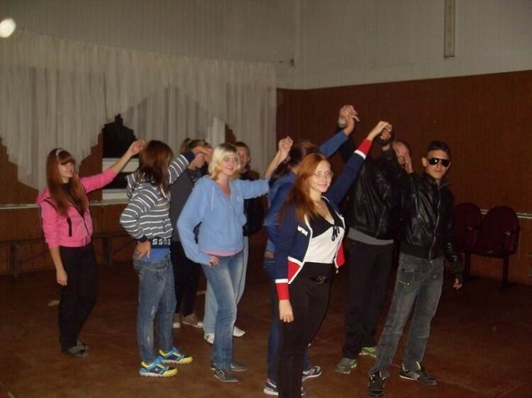 Едем, едем в соседнее село на дискотеку! Едем, едем в соседнее село на дискотеку!