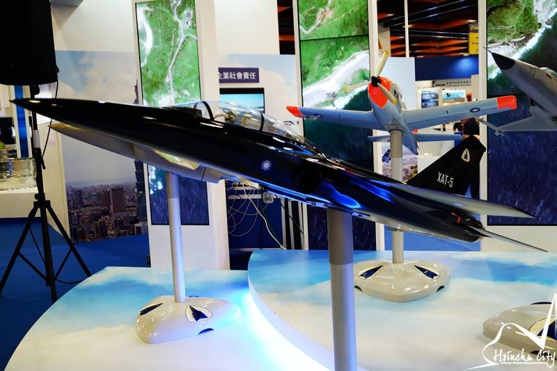 Учебно-боевой самолёт AIDC XT-5 «Отважный орел» дошёл до этапа летных испытаний