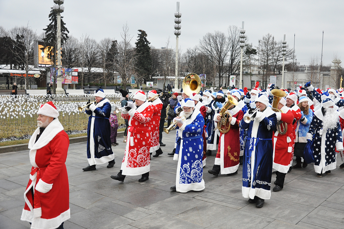 Почему отменяют мероприятия сегодня. Массовые гуляния на новый год. Массовые мероприятия новый год. Фото новогодние массовые мероприятия. Массовые мероприятия в Москве.