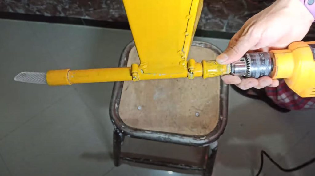 Как сделать электрический пистолет-шприц для цементного раствора