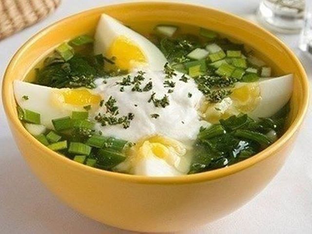 Овощной супчик с яйцом — низкокалорийный летний вариант
