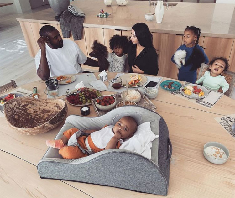 Крис и Кейтлин Дженнер впервые прокомментировали развод Ким Кардашьян и Канье Уэста Крис и Кейтлин Дженнер впервые прокомментировали развод Ким Кардашьян и Канье Уэста Звезды,Звездные пары