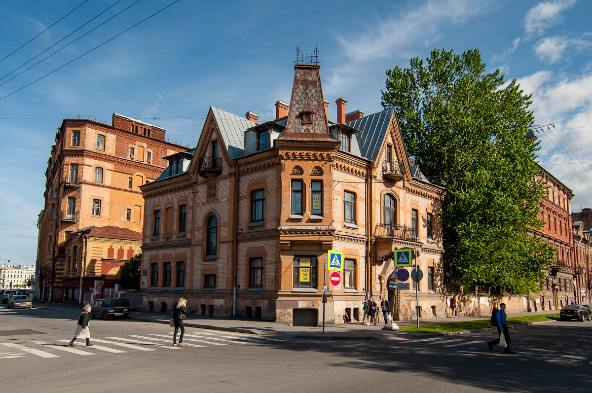 Расположен в исторической части города. Коломна Санкт-Петербург. Район Коломна в Санкт-Петербурге. Коломна (исторический район, Санкт-Петербург). Коломна (исторический район, Санкт-Петербург) достопримечательности.