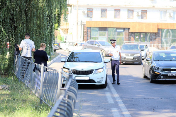 «Случаи на дорогах». Севастопольские таксисты не только нарушают правила, но и ездят пьяными за рулём