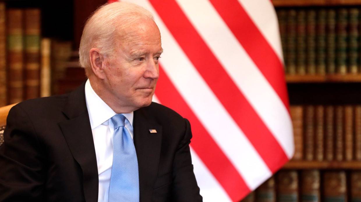 Байден планирует обсудить с Макроном сферы сотрудничества и соперничества США и Франции