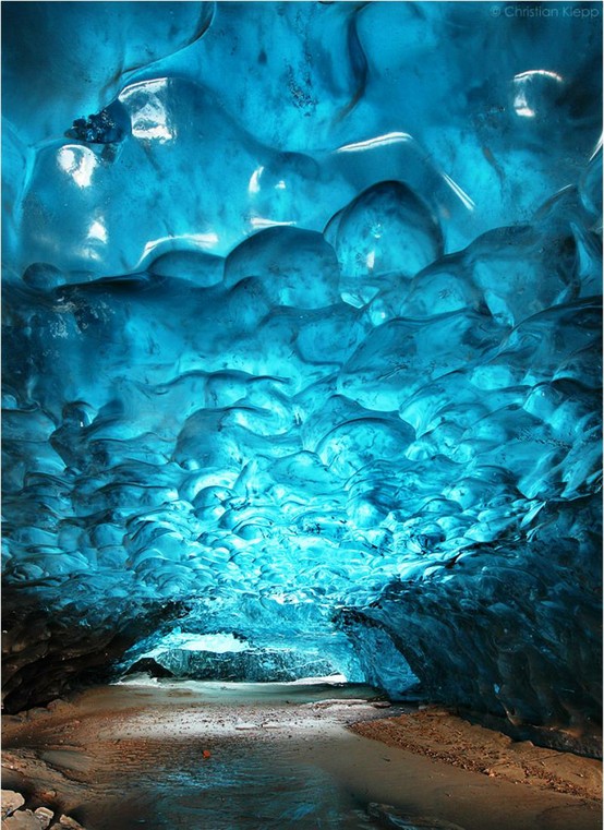 3-Skaftafell-Ice-Cave-in-Iceland