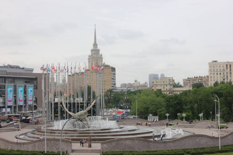 Репортаж Колорадского Таракана. Я и ваша Москва Репортаж Колорадского Таракана. Я и ваша Москва россия,украина