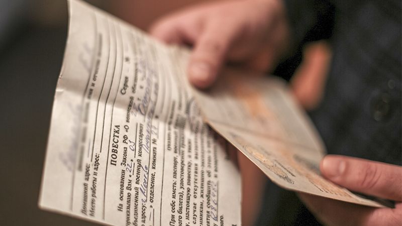 Сын телеведущего Цветкова получил повестку в военкомат