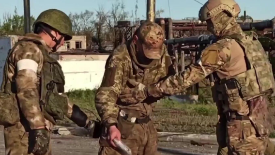 «МК» рассказал, какая судьба ждет снайперш с «Азовстали»