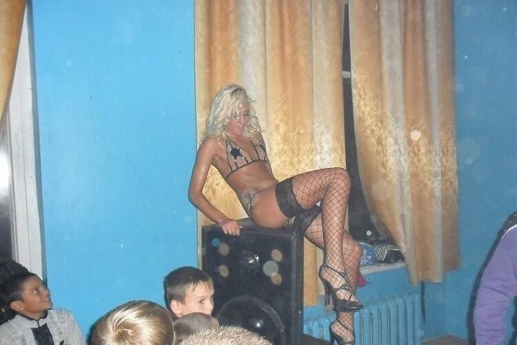 Едем, едем в соседнее село на дискотеку! Едем, едем в соседнее село на дискотеку!