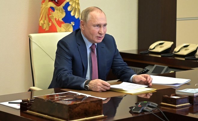 Президент России поручил подготовить проект указа о цифровом удостоверении личности