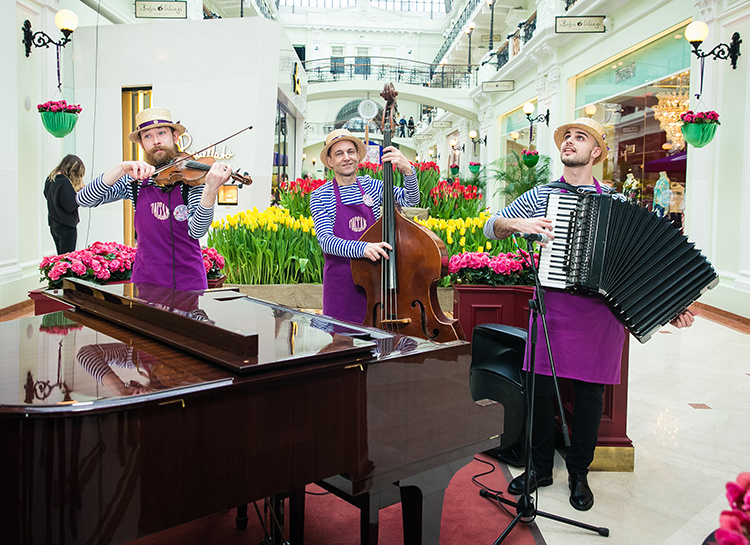Альбина Джанабаева, Наталья Подольская, Риналь Мухаметов и другие дали необычный старт весне Альбина Джанабаева, Наталья Подольская, Риналь Мухаметов и другие дали необычный старт весне Звезды / Новости о звездах