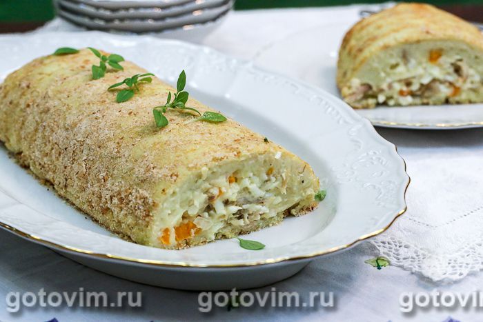 Картофельный рулет с рыбой и овощами. Фотография рецепта