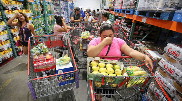 Shoppers Wait In Line For The Arrival Of A Shipment Of Water During Preparations For The Impending Arrival Of Hurricane Irma In Altamonte Springs, Fla.