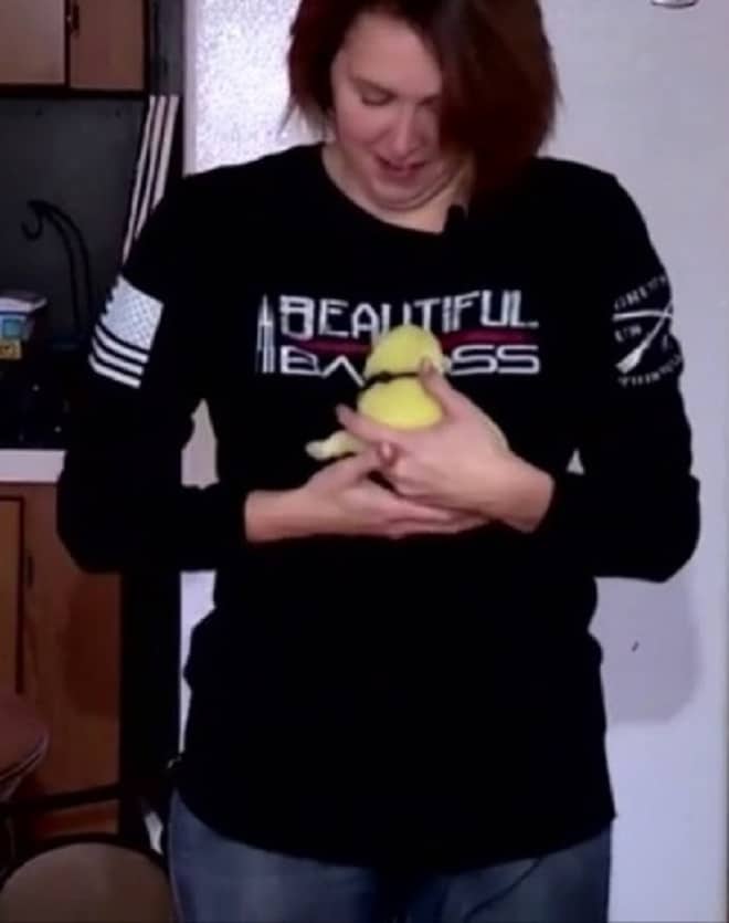 Женщина и щенок