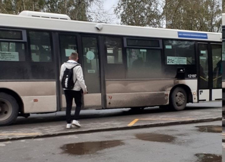 В Саратове пассажиры автобуса задыхались из-за распыленного перцового баллона