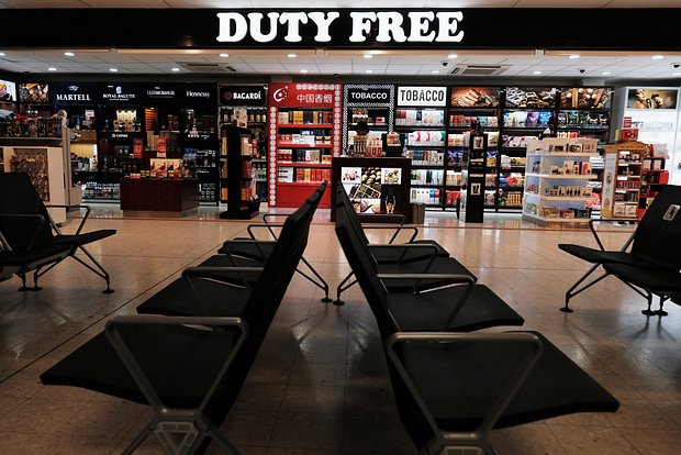 В торговых точках Duty Free в Дубае начали принимать российские рубли