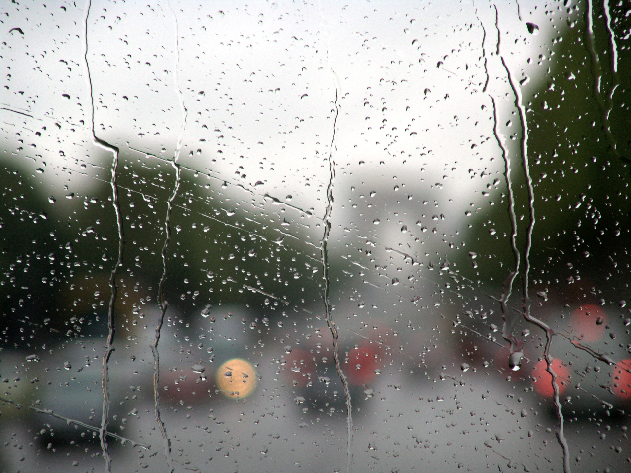 Синоптики предупреждают: 13 и 14 августа в Краснодарском крае пройдут дожди и грозы