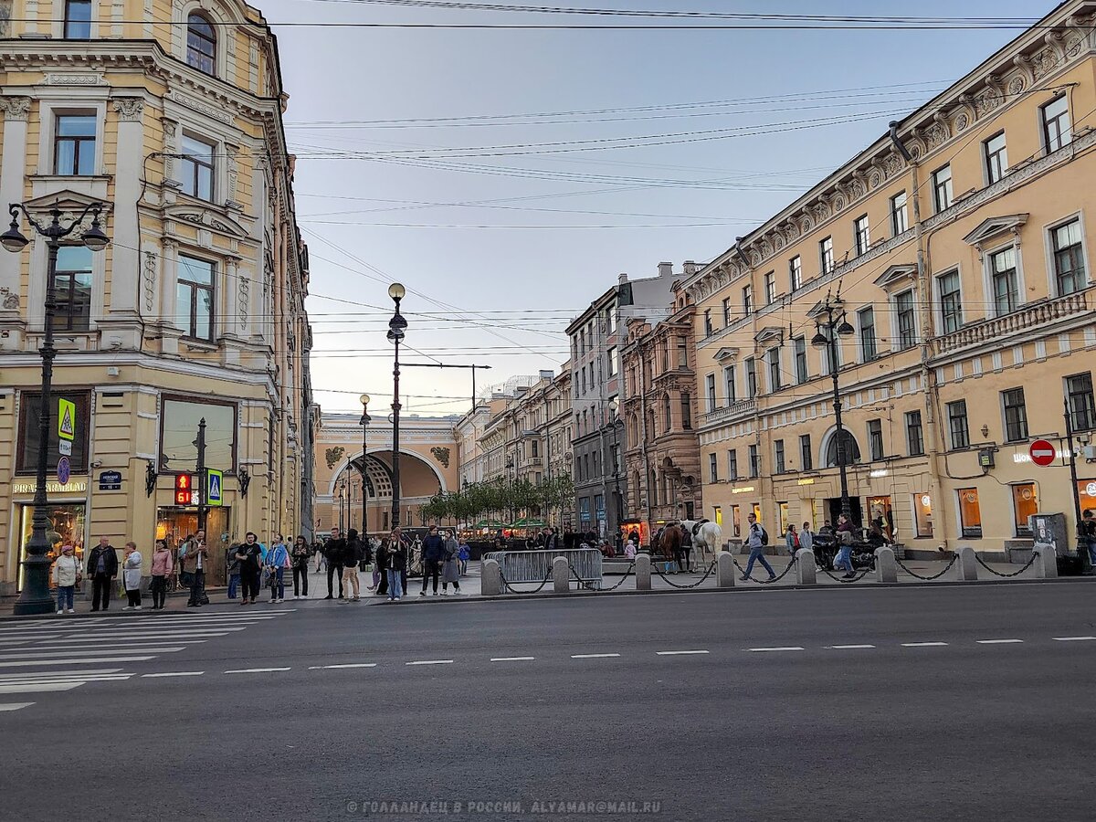 Зашёл в коммуналку в центре Петербурга, где комната стоит 4 миллиона