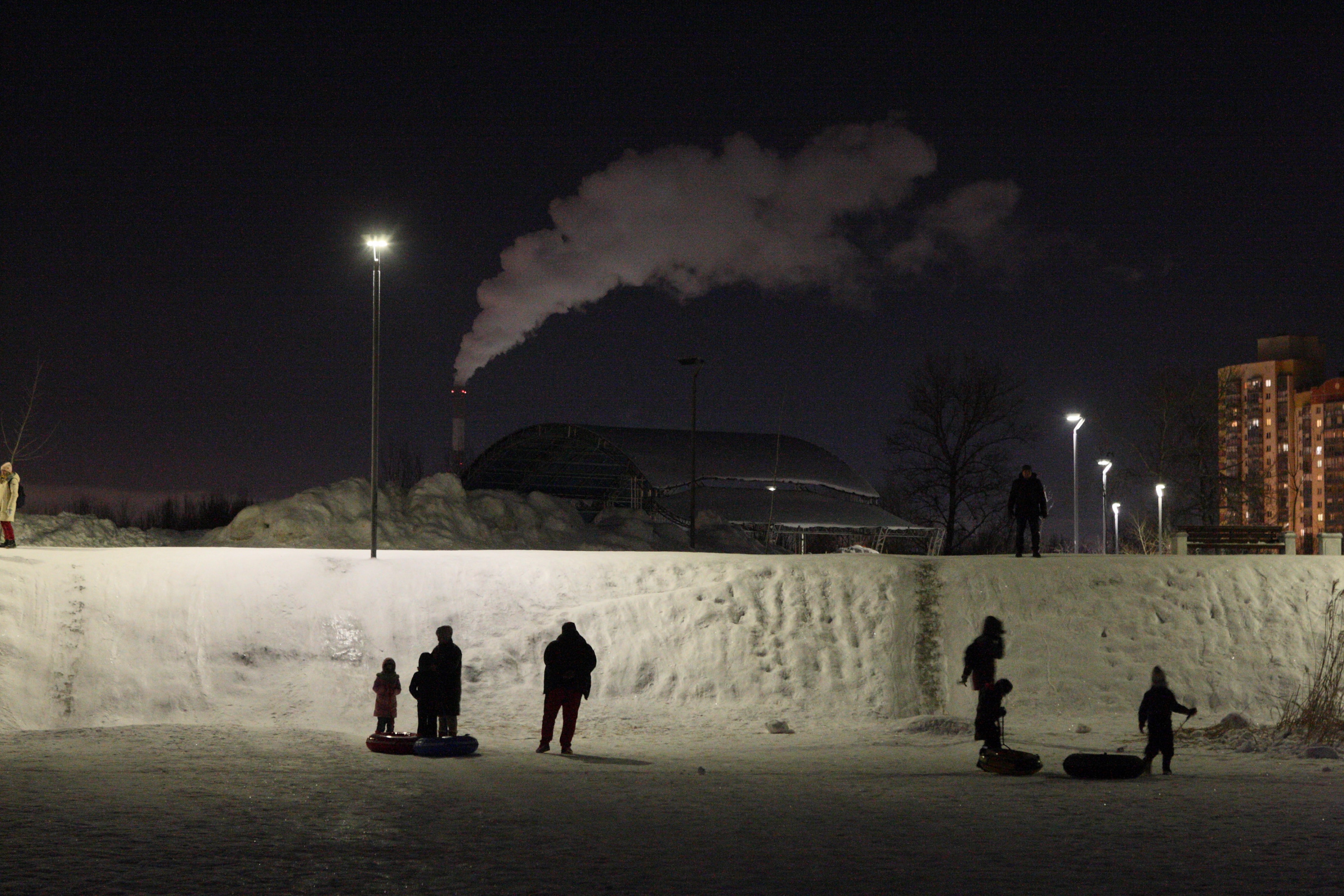 Самый холодный апрель. Самый холодный город в россии. Самая холодная зима в москве. Самый холодный день в 2024. Самый холодный день в 2024.