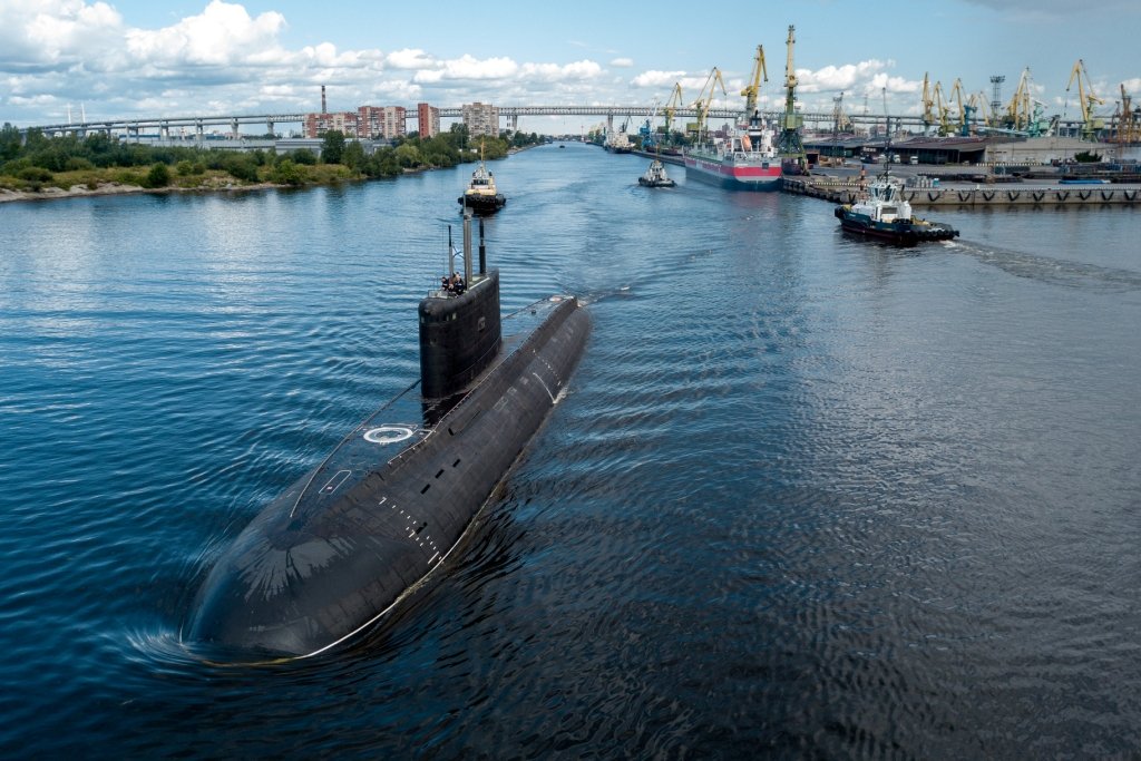 Русская подводная лодка заставила 