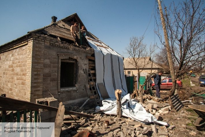  «Мы не прячемся, негде, подвал завалило»: Донбасс в огне - ВСУ бьют по Зайцево и Ясиноватой, Киев гонит мощную технику на фронт