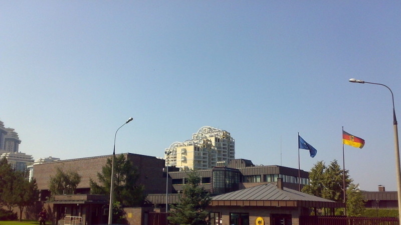 МИД сообщил о помощи проектам Навального от сотрудников посольства ФРГ