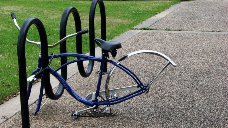 В Чикаго от припаркованных великов остаются рожки да ножки В Чикаго от припаркованных великов остаются рожки да ножки америка