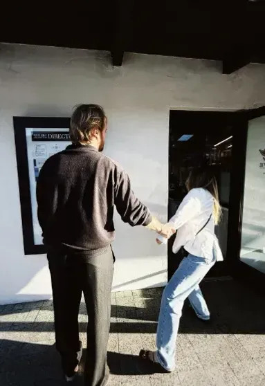 Илья Стюарт опубликовал семейные фото с женой Светланой Устиновой и дочерью Стюарт, Устиновой, женой, Светланой, Мурад, Наталья, вместе, актрисой, годовалой, дочерью, Светланы, Стюарта, фестиваля, Продюсер, Мурадом, Османном, открыл, кинокомпанию, международную, которого