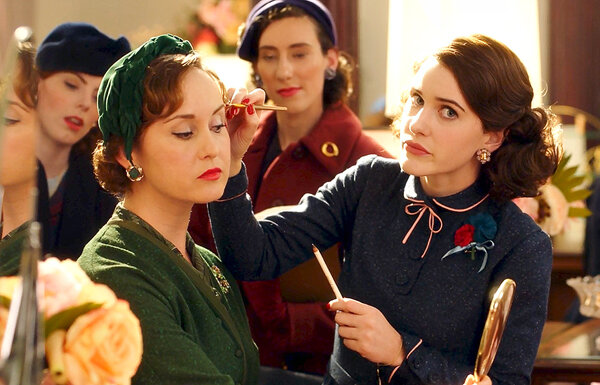 Мода 50-х годов 20 века: подчеркнутая женственность и сияние гламура даже на кухне