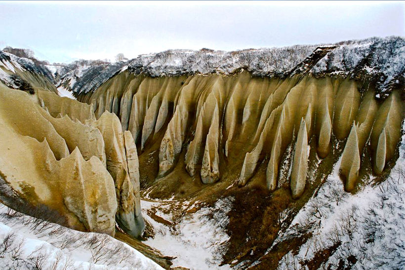 Кутхины Баты: впечатляющие скалы из пемзы на Камчатке