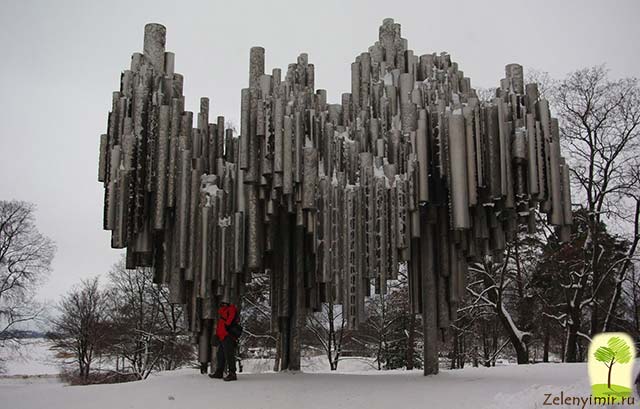 Поющий памятник Сибелиусу в Хельсинки, Финляндия 