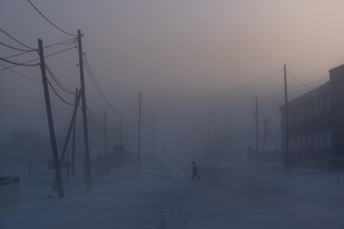 Сложно поверить, что люди могут так жить . Обычная квартира в якутском городе Батагай где и как,жилье,кто,якутия