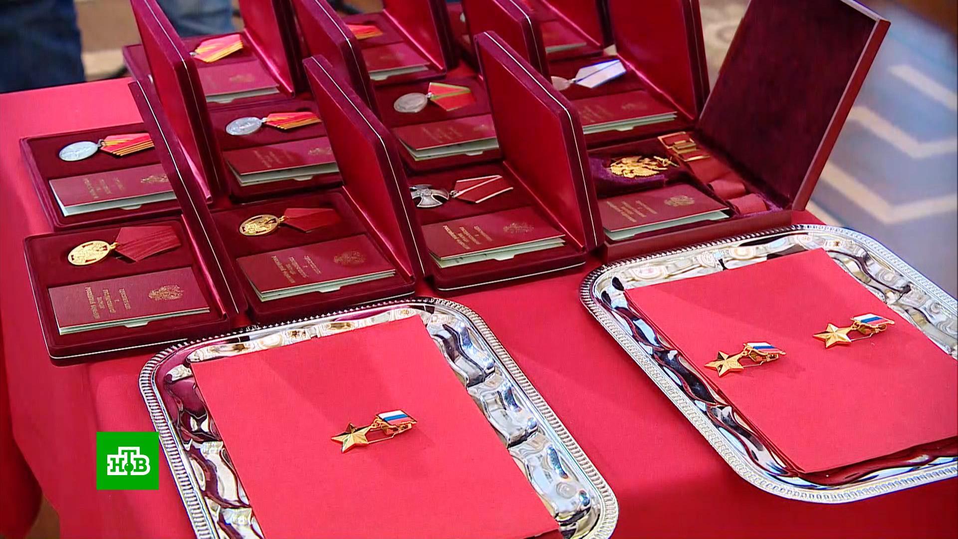 Росгвардейцам вручили медали героев России за участие в СВО