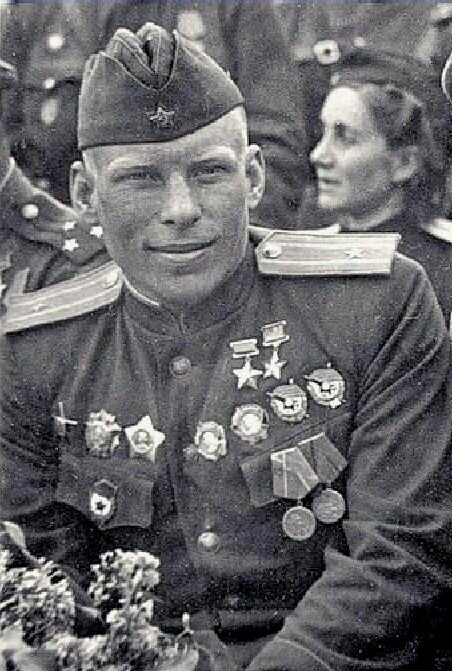 Дважды герой СССР Алексей Васильевич Алелюхин - 601 боевой вылет, провёл 258 воздушных боёв, уничтожил 40 вражеских самолётов лично и 17 вов, военное, история, люди, невероятное, подвиг, факты