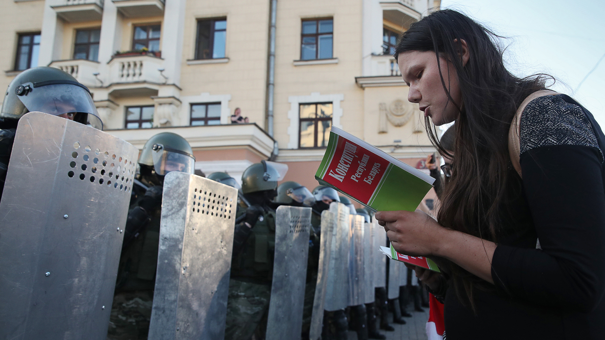 Запад масштабирует образ Ольги Мисик на протестные акции во всем мире