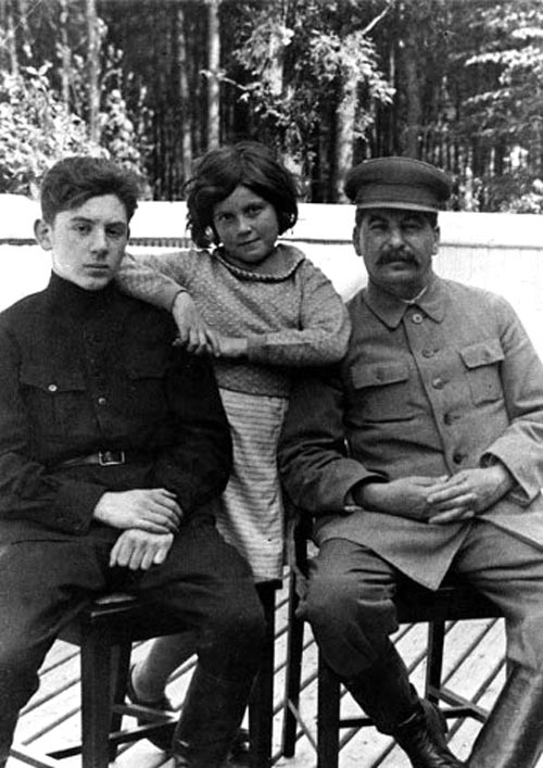 Прямые потомки Сталина : подробное генеалогическое древо семья сталина