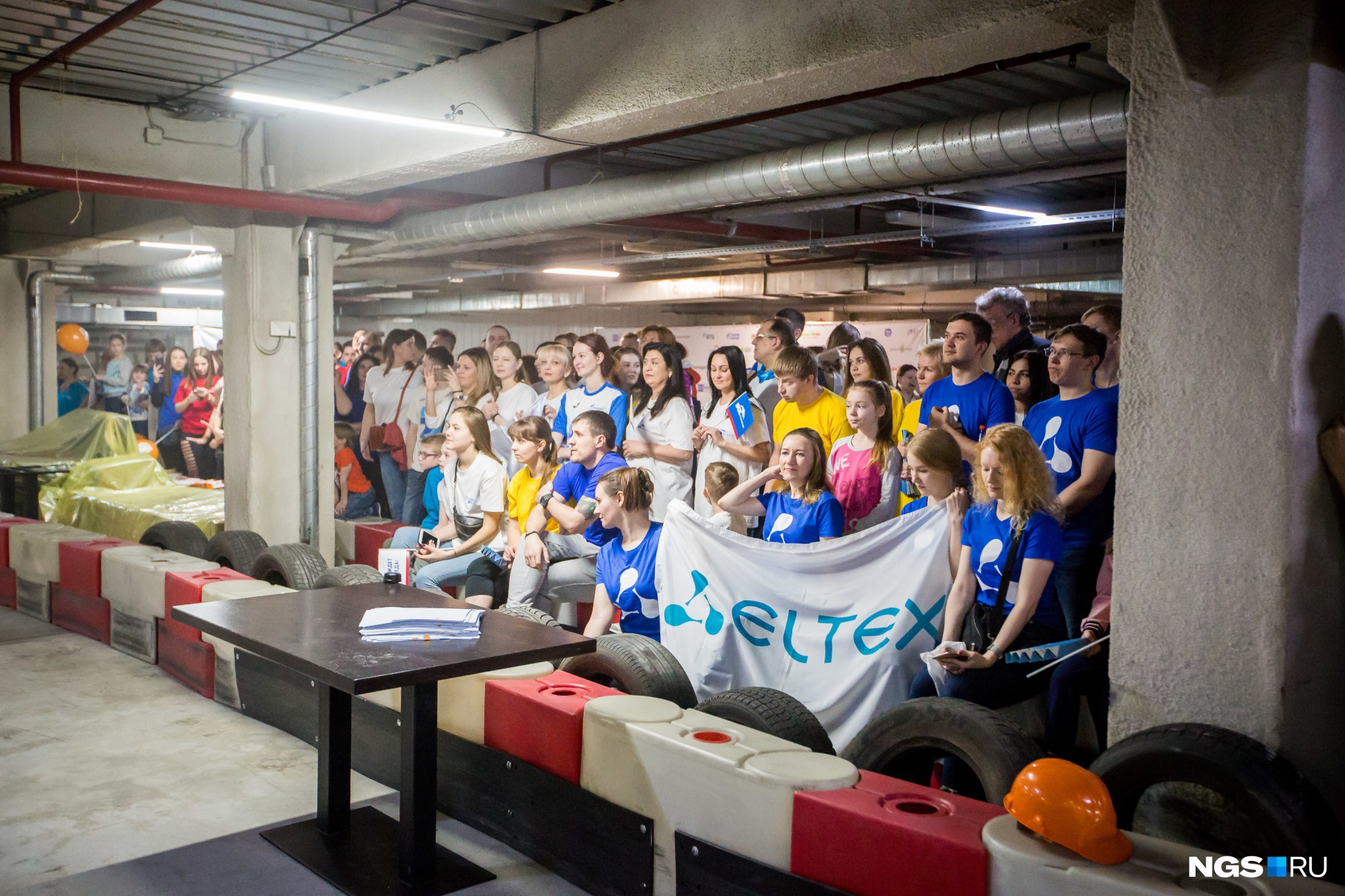 Поздравление губернатора травникова. День социального работника новосибирская область. Награждение. День социального работника новосибирская область 2023. День социального работника новосибирская область.