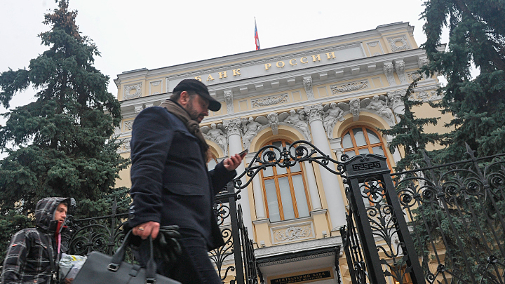 ПРЯЧЕМ КОШЕЛЬКИ И НАБЛЮДАЕМ: ПРОНЬКО – О ГЛАВНЫХ УГРОЗАХ 2022 ГОДА