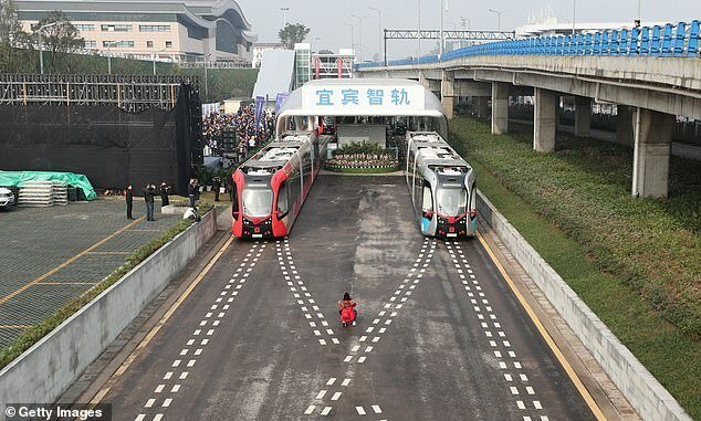 В Китае запустили поезда без рельсов дороги, поезд, человек, трамвая, юаней, позволяет, безрельсовый, железной, транспорта, новый, всетаки, Однако, машинист, присутствуетШирина, ситуаций, виртуальных, непредвиденных, случай, безопасности, целях