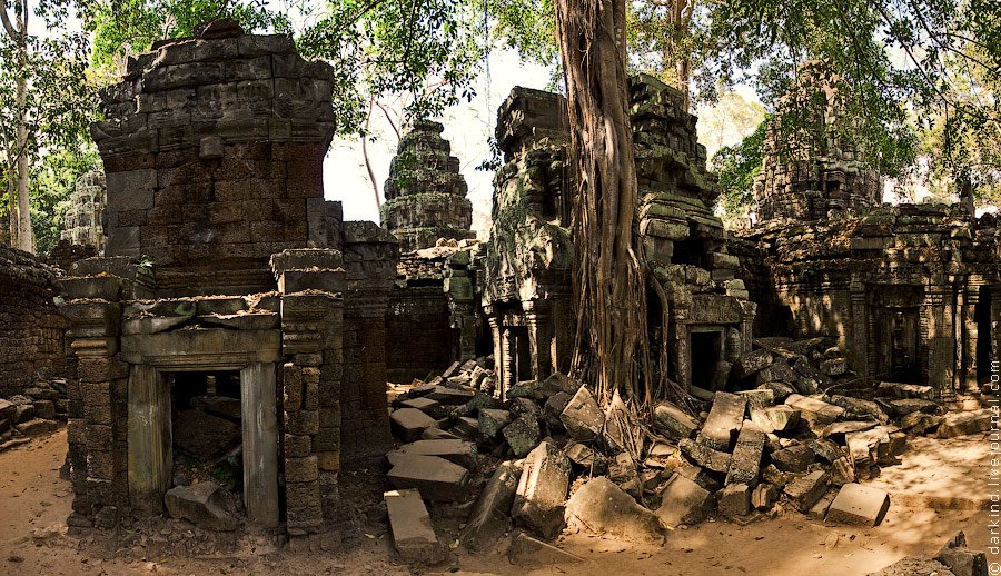 Камбоджийский храм Та Пром (Ta Prohm) и гигантские деревья можно, храмов, деревья, блоки, стенами, когда, более, несколько, вековые, храма, Ангкор, гигантскими, наблюдать, туристов, такой, камни, только, много, храмы, массивным