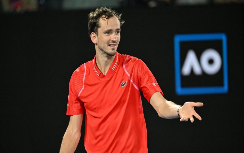 Чемпион Australian Open поддержал Медведева после его вылета с турнира