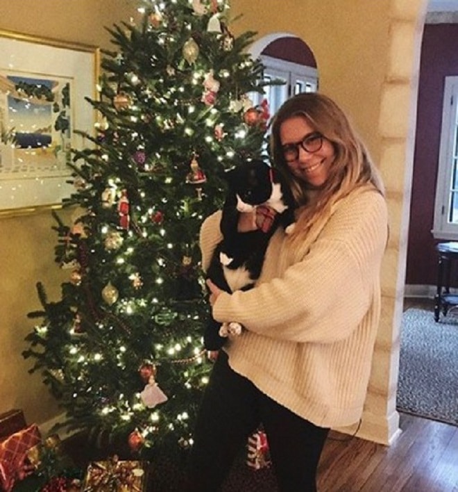 Кот и девушка 