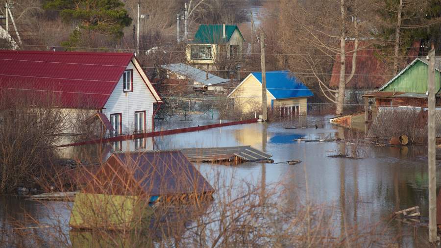 В Тюменской области вода подошла ко всем населенным пунктам Казанского района