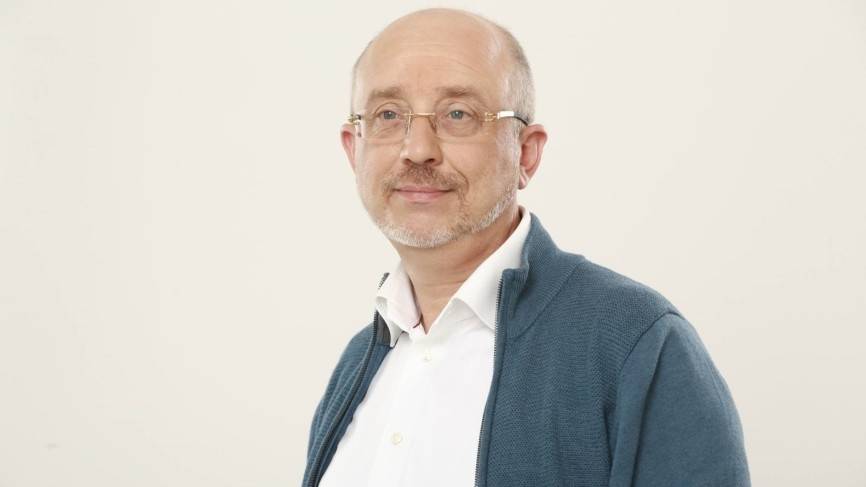 Зеленский исключил Резникова из украинской делегации в переговорах по Донбассу