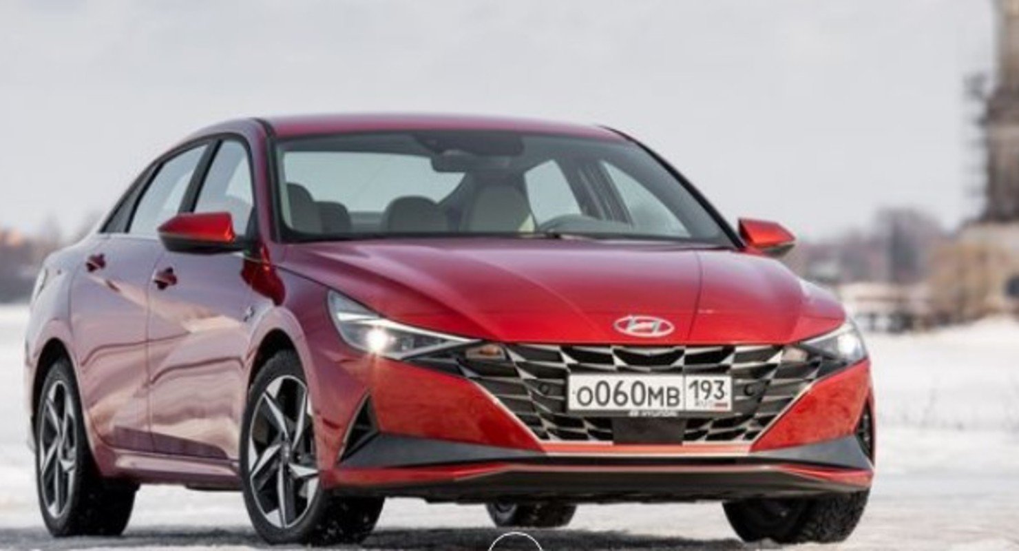 На московской автодороге провели первый тест-драйв новой Hyundai Elantra