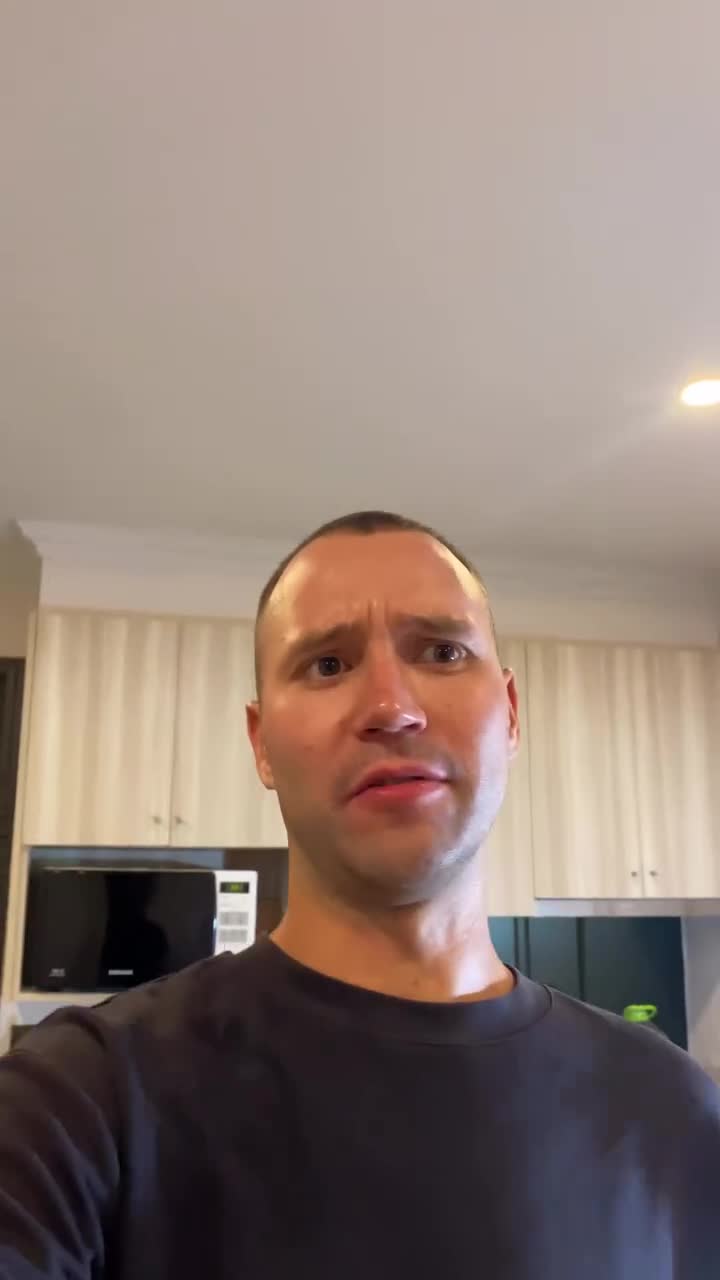 Почему все ставят на аватар фото парня из Новосибирска: мужчина стать мемом за несколько дней Почему все ставят на аватар фото парня из Новосибирска: мужчина стать мемом за несколько дней Алексей, Алексея, только, аватар, блогер, недавно, мужчина, странице, активно, тренды, стали, флешмоб, буквально, делится, вирусного, каждый, ставят, пользователи, трендом, которые